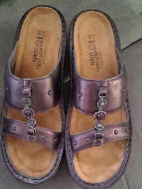 Naot Purple Metallic Leather Embellished Slip On Sandals Size EU 41